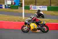 Vintage-motorcycle-club;eventdigitalimages;mallory-park;mallory-park-trackday-photographs;no-limits-trackdays;peter-wileman-photography;trackday-digital-images;trackday-photos;vmcc-festival-1000-bikes-photographs